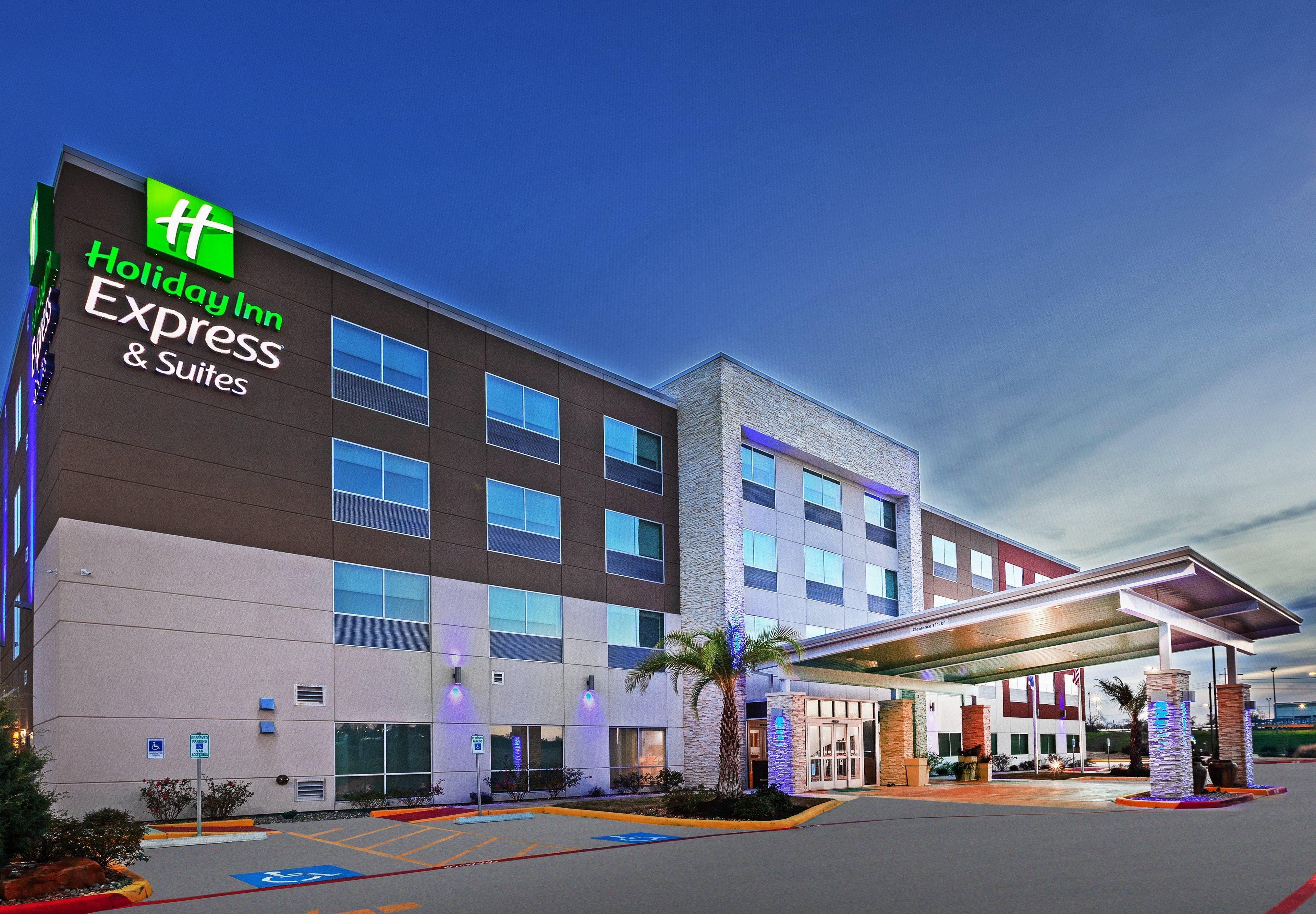Holiday Inn Express & Suites - Brenham South By Ihg Exterior photo